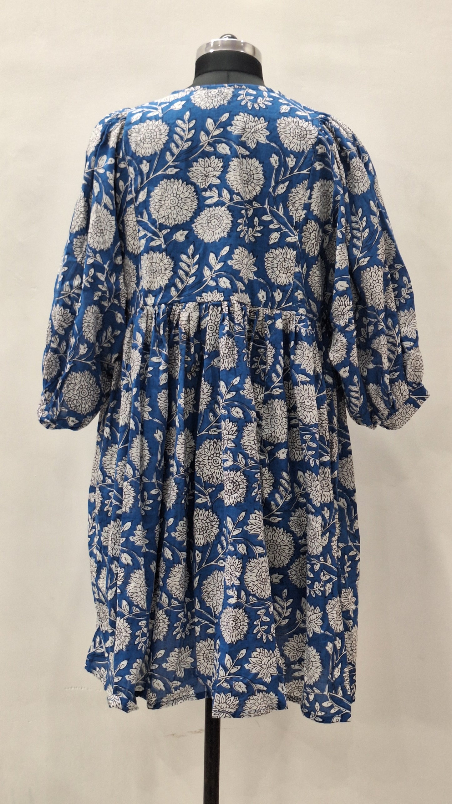 Beautiful Blue Kitti Print Cotton Midi Dress for Partywear