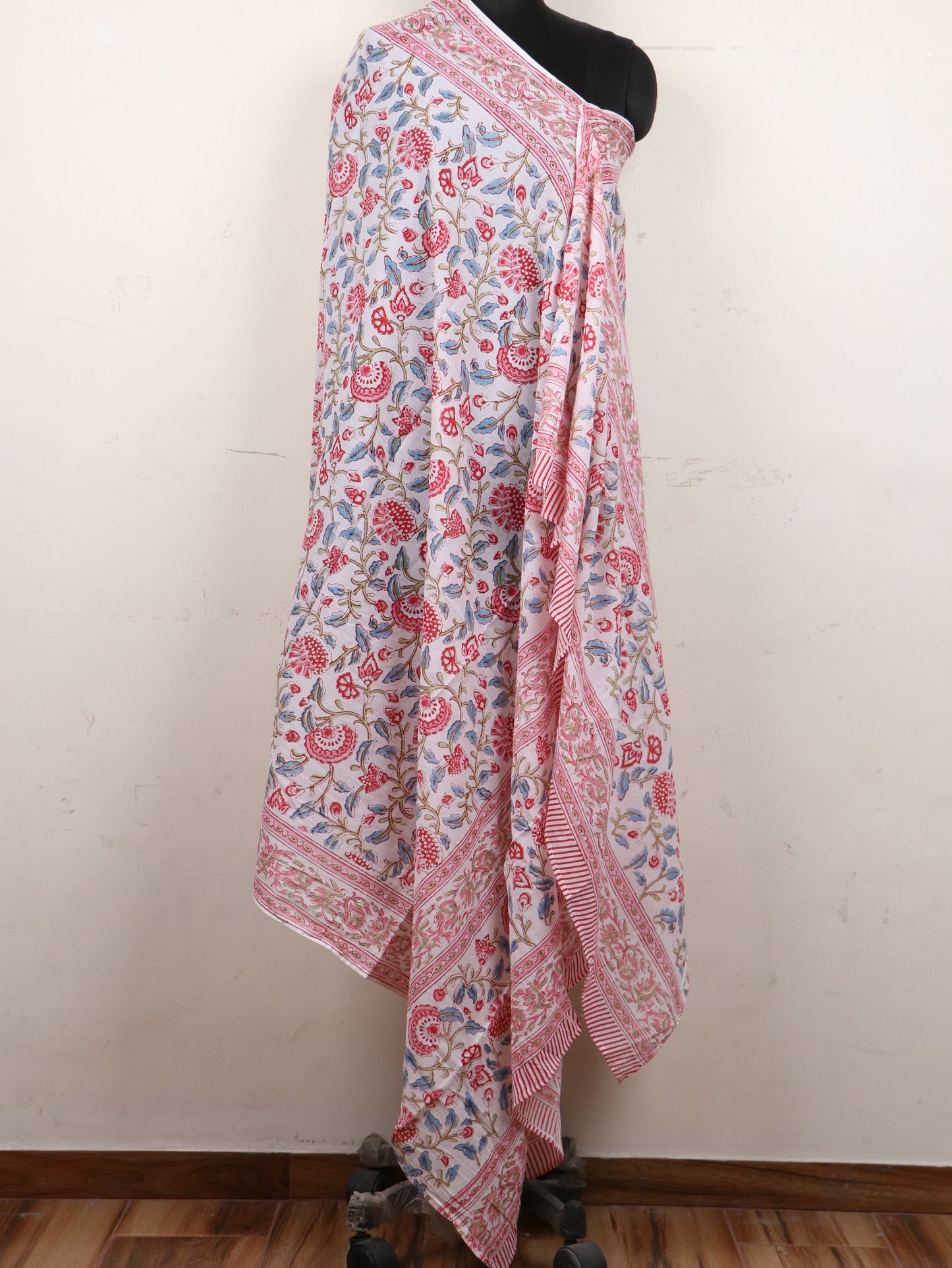 Red-Cluster-Hand-Block-Printed-Cotton-Dupatta
