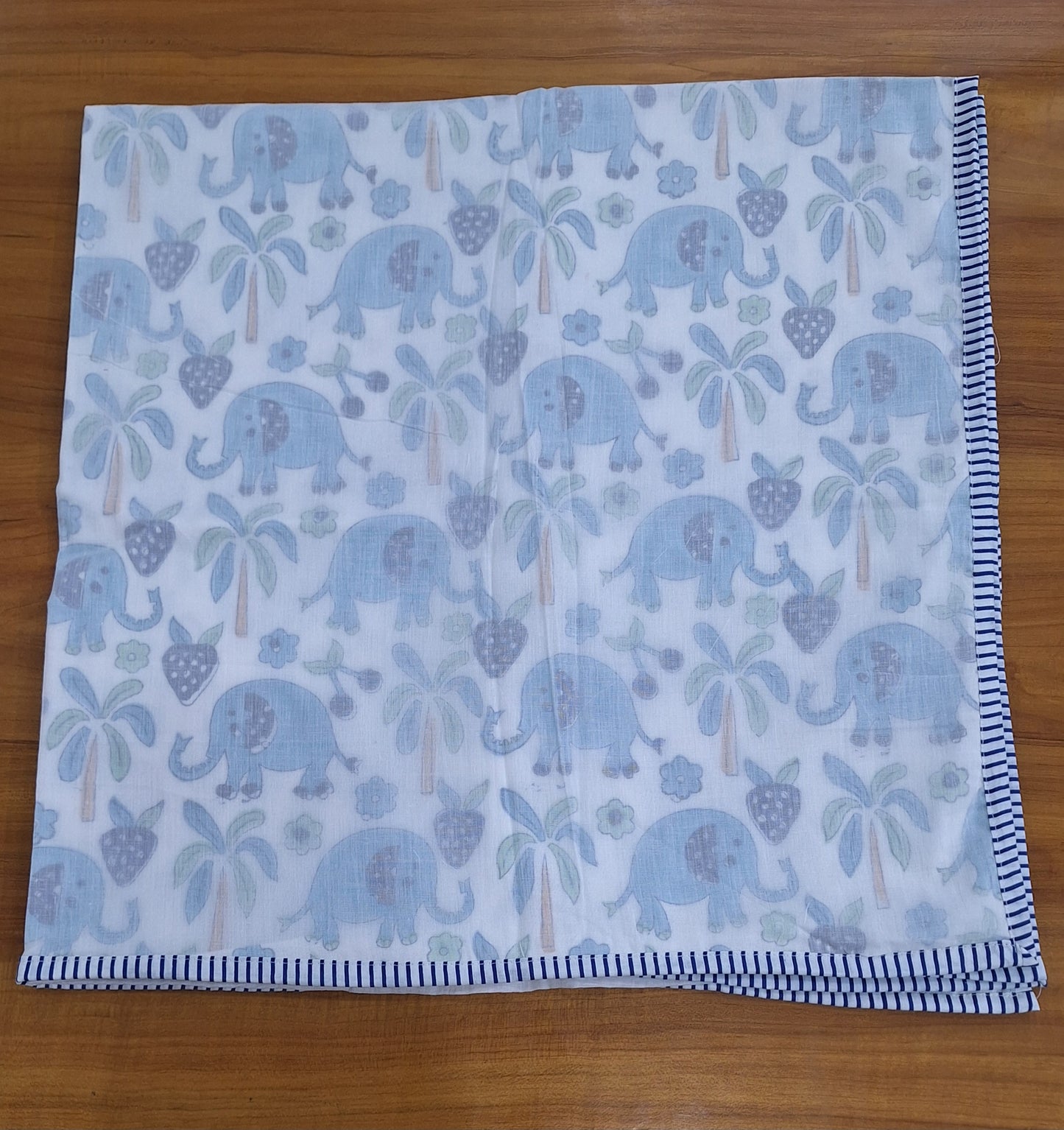 Little Elephant Jungle Print Reversible Baby Dohar