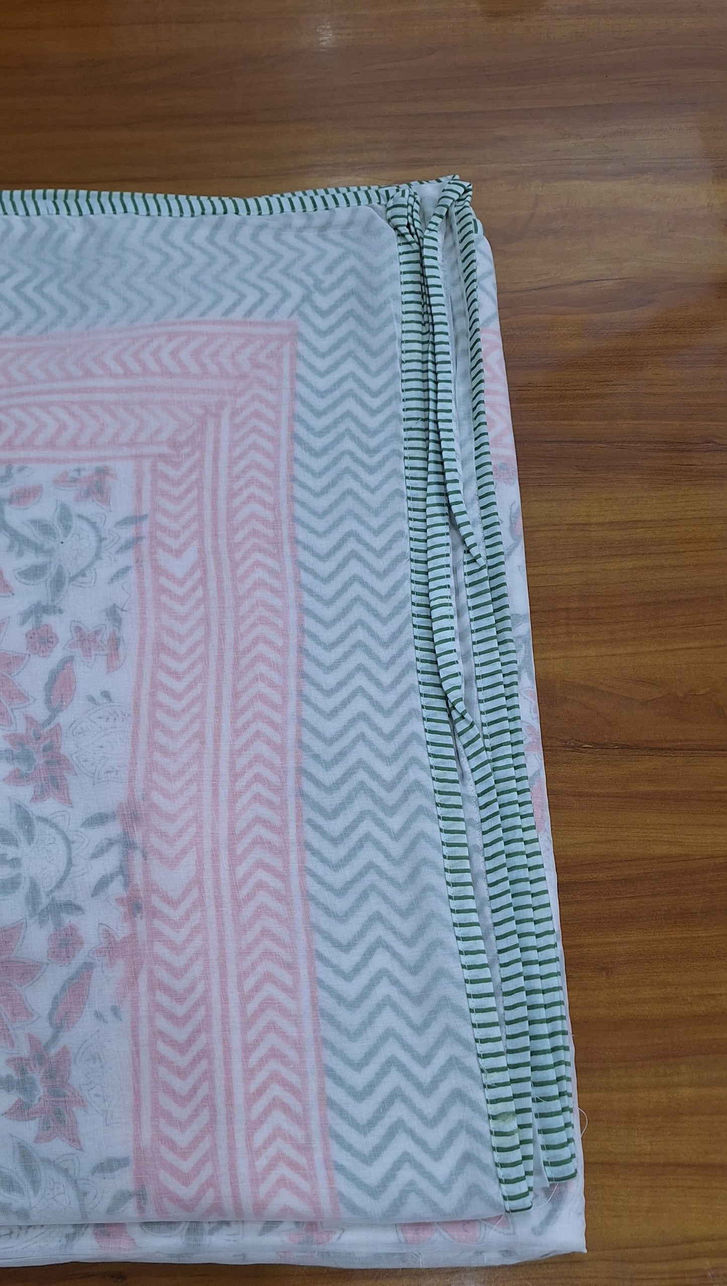 Beautiful Pink Kitti Jaal Printed Cotton Dohar