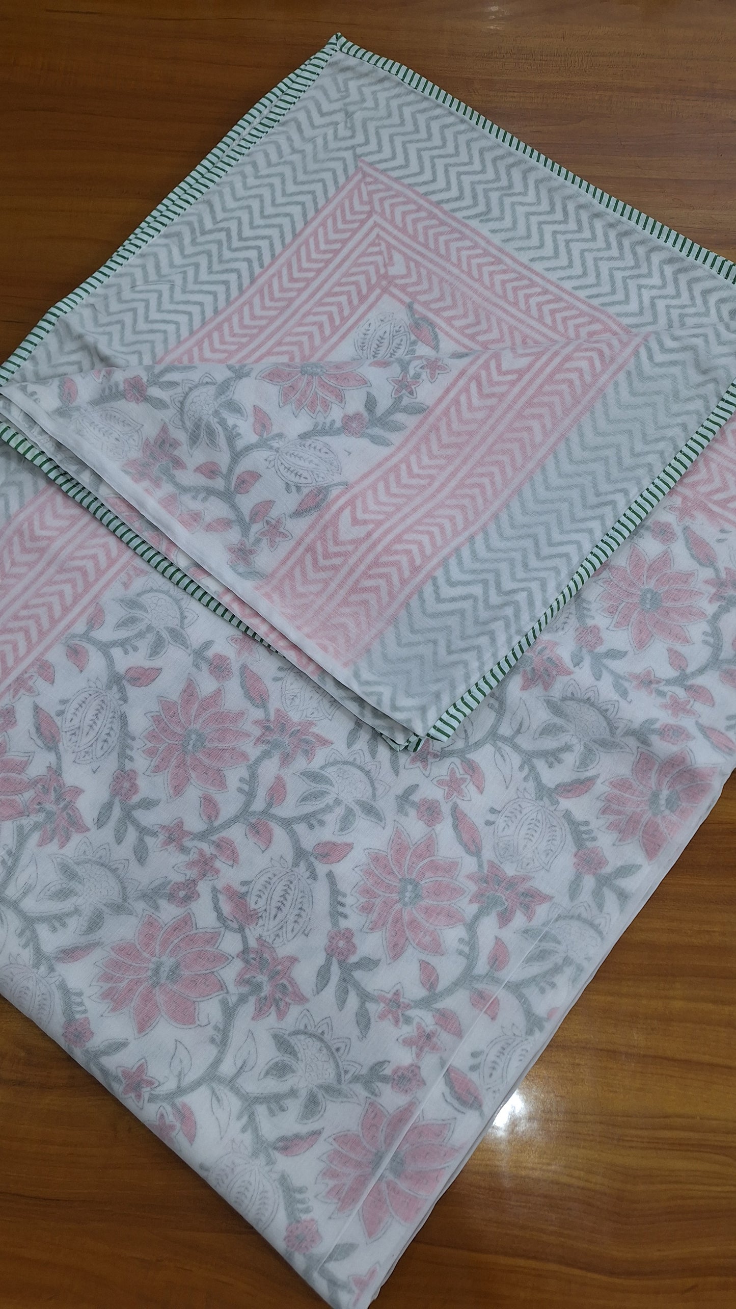 Beautiful Pink Kitti Jaal Printed Cotton Dohar