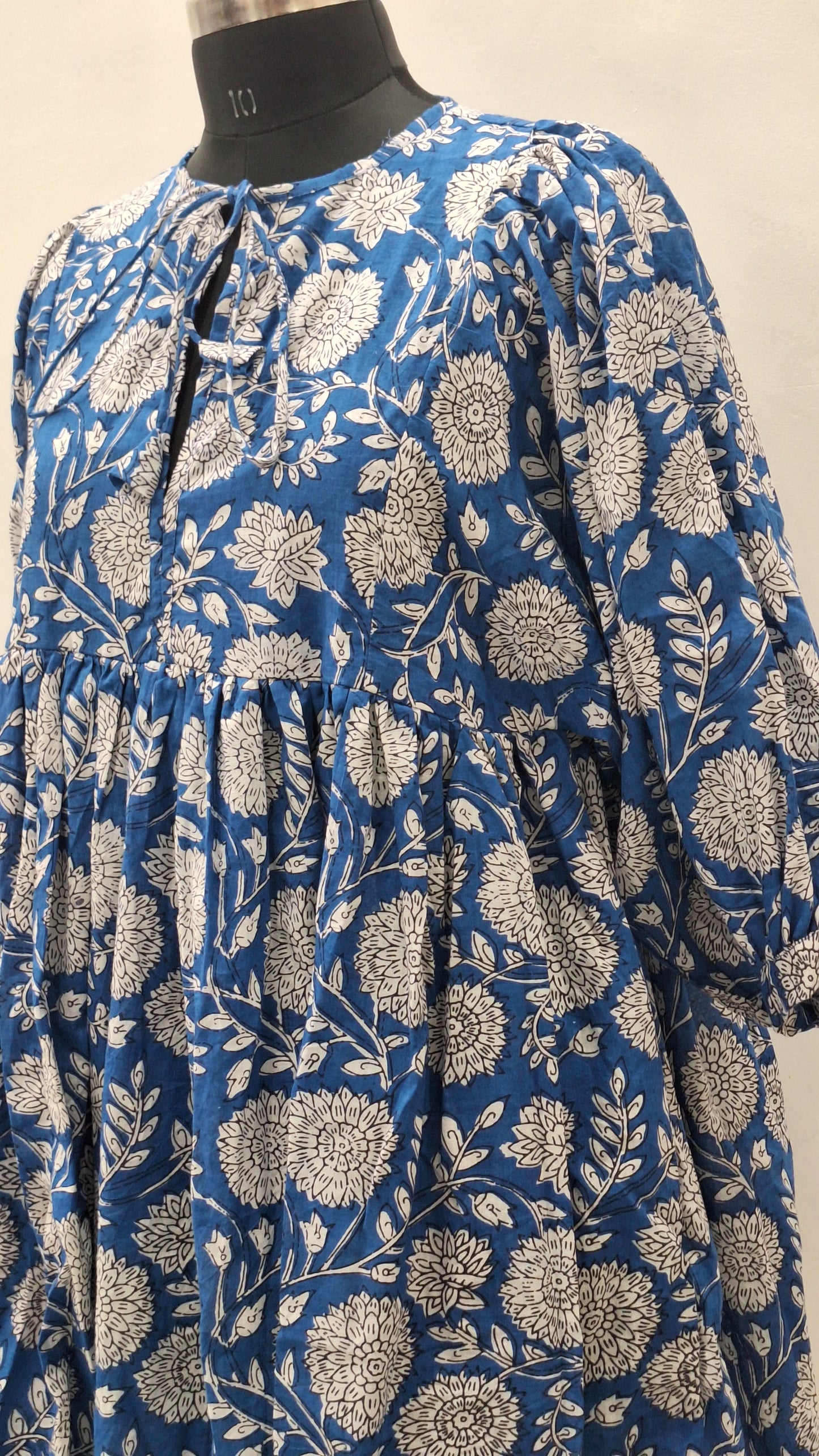Beautiful Blue Kitti Print Cotton Midi Dress for Partywear