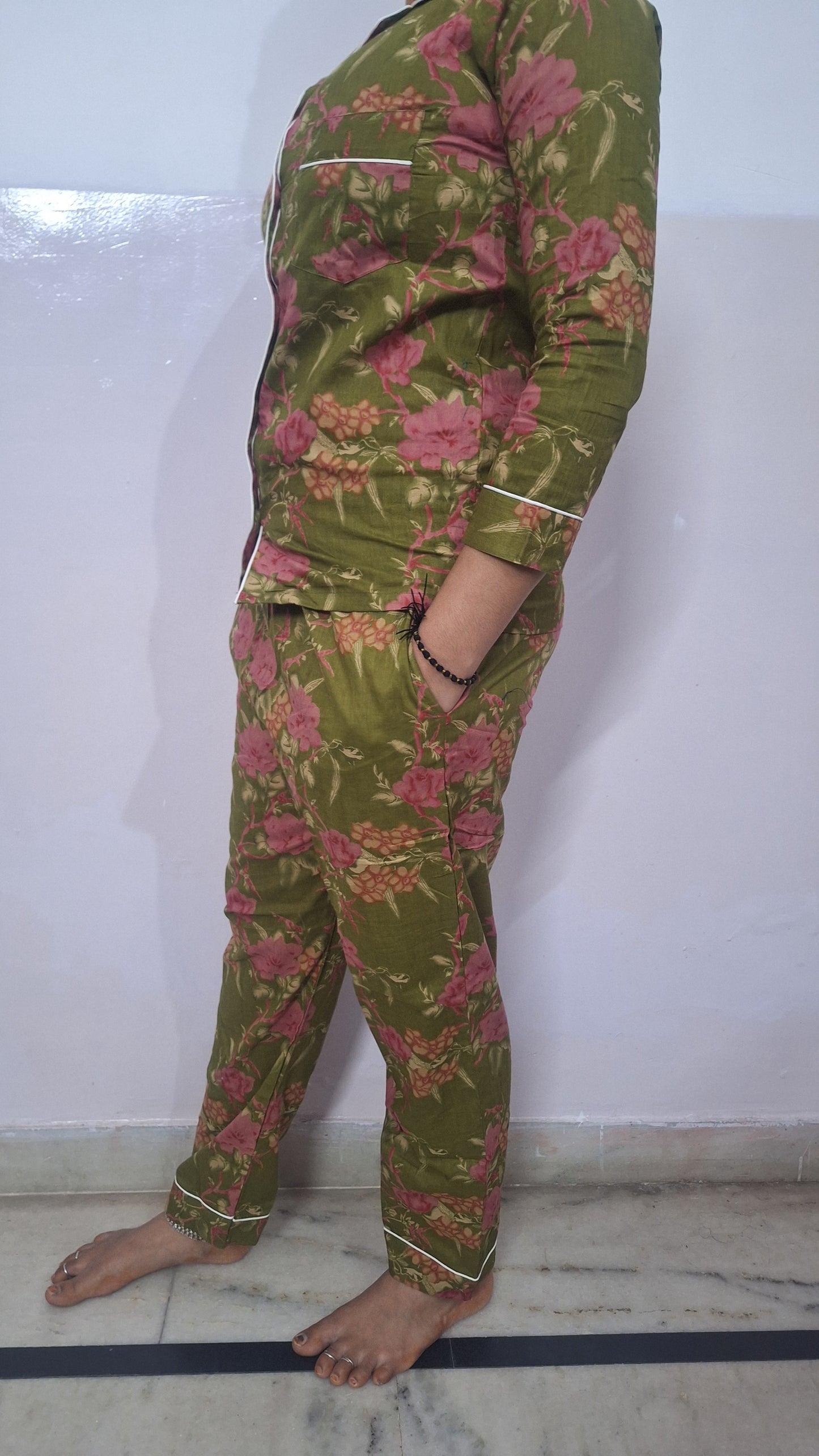 Green Bikhra Jaal Print Women`s Night Suit
