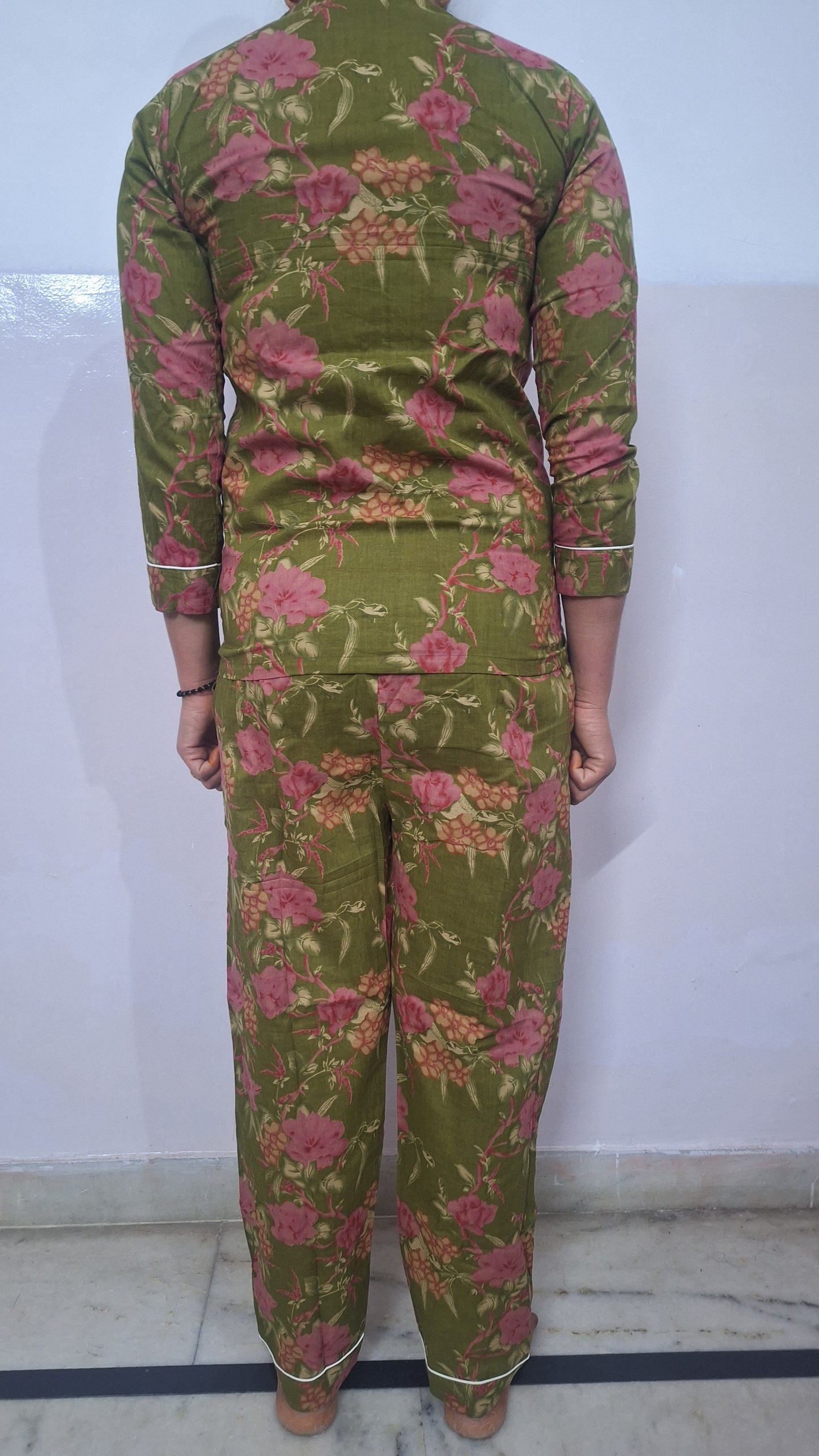 Green Bikhra Jaal Print Women`s Night Suit