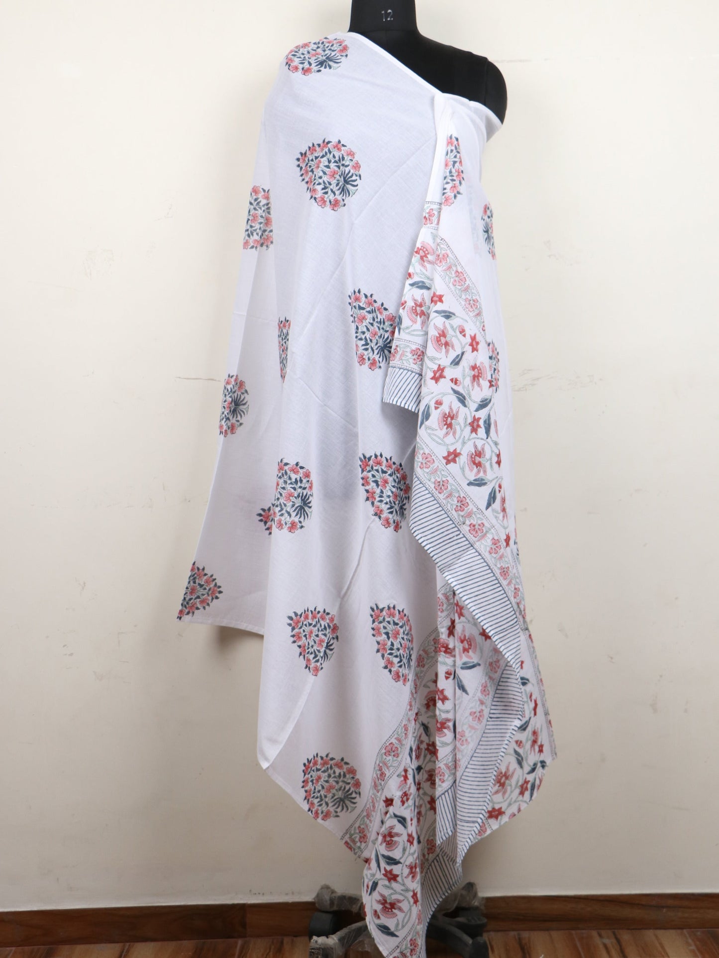 Big-Flower-Big-Buta-Hand-Block-Printed-Cotton-Dupatta