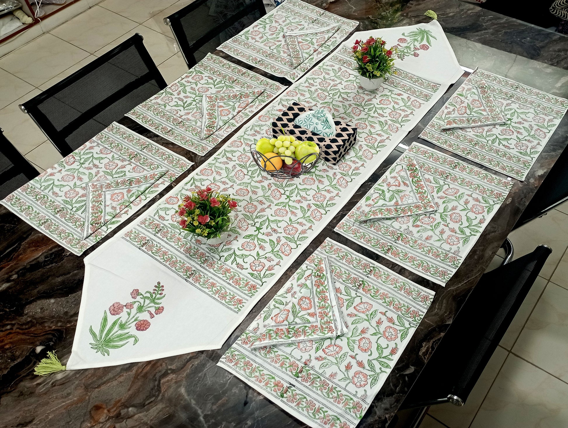 Big-Pink-Floral-Print-Table-Mat-Set