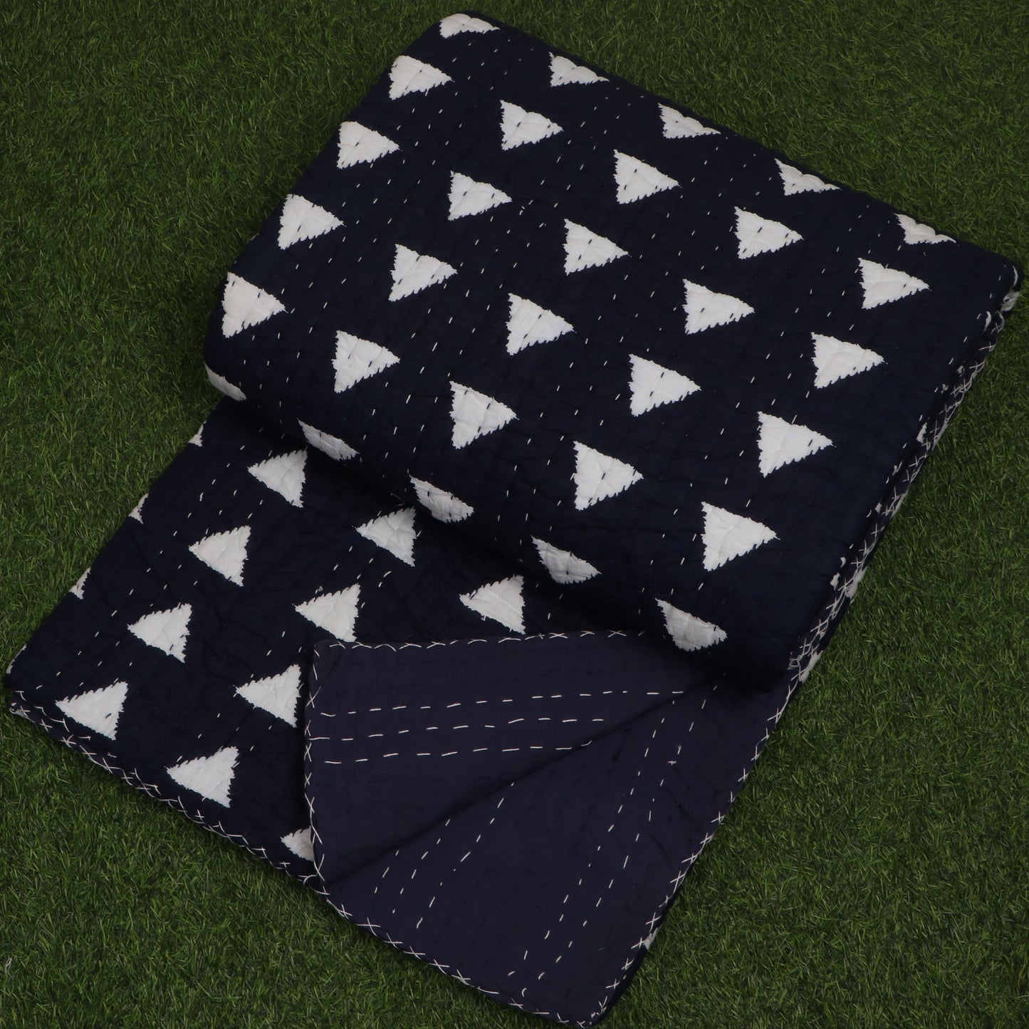 Black-&-White-Chips-Printed-Handmade-Kantha-Quilt