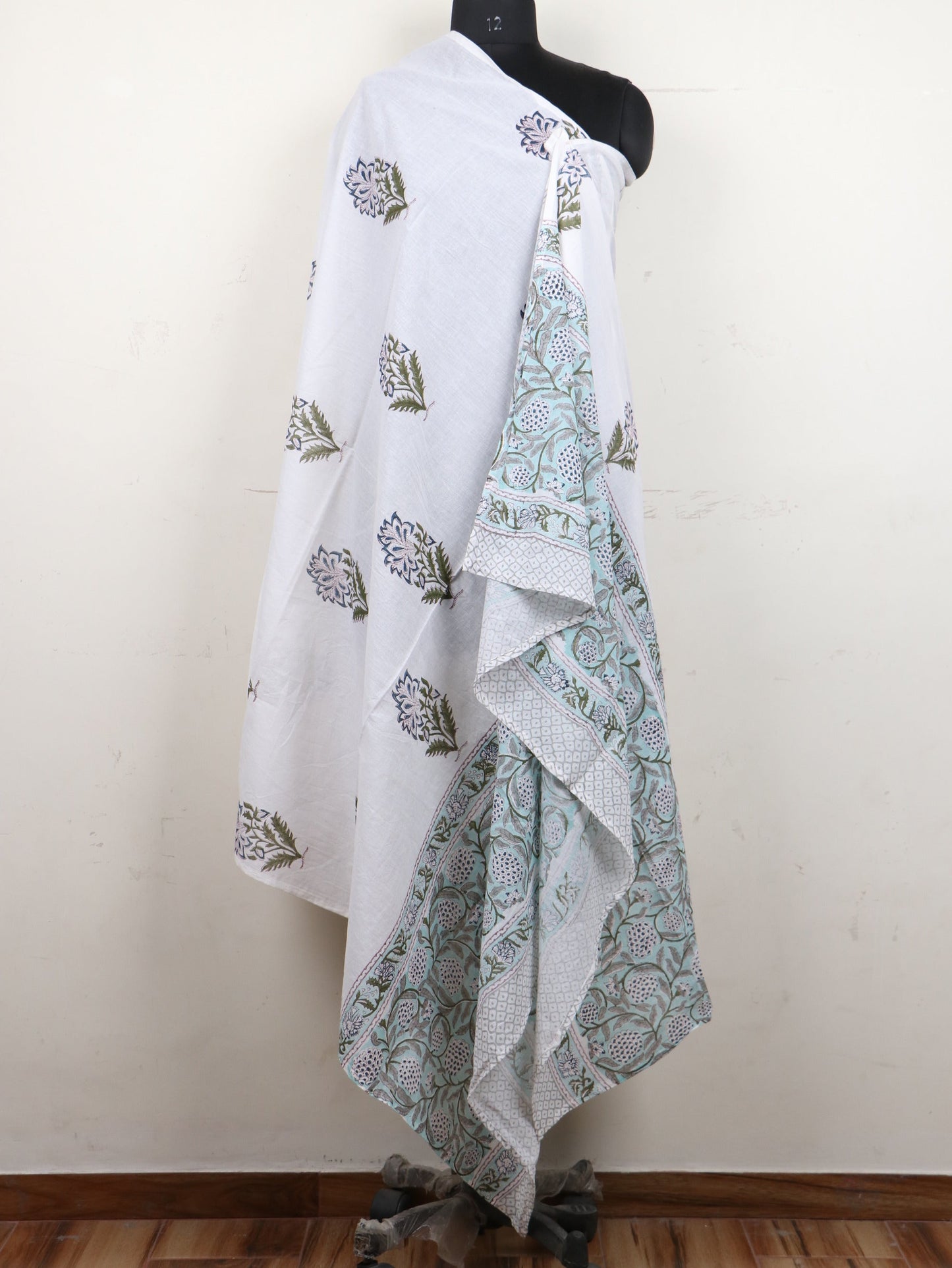 Floral-Buta-Hand-Block-Printed-Cotton-Dupatta