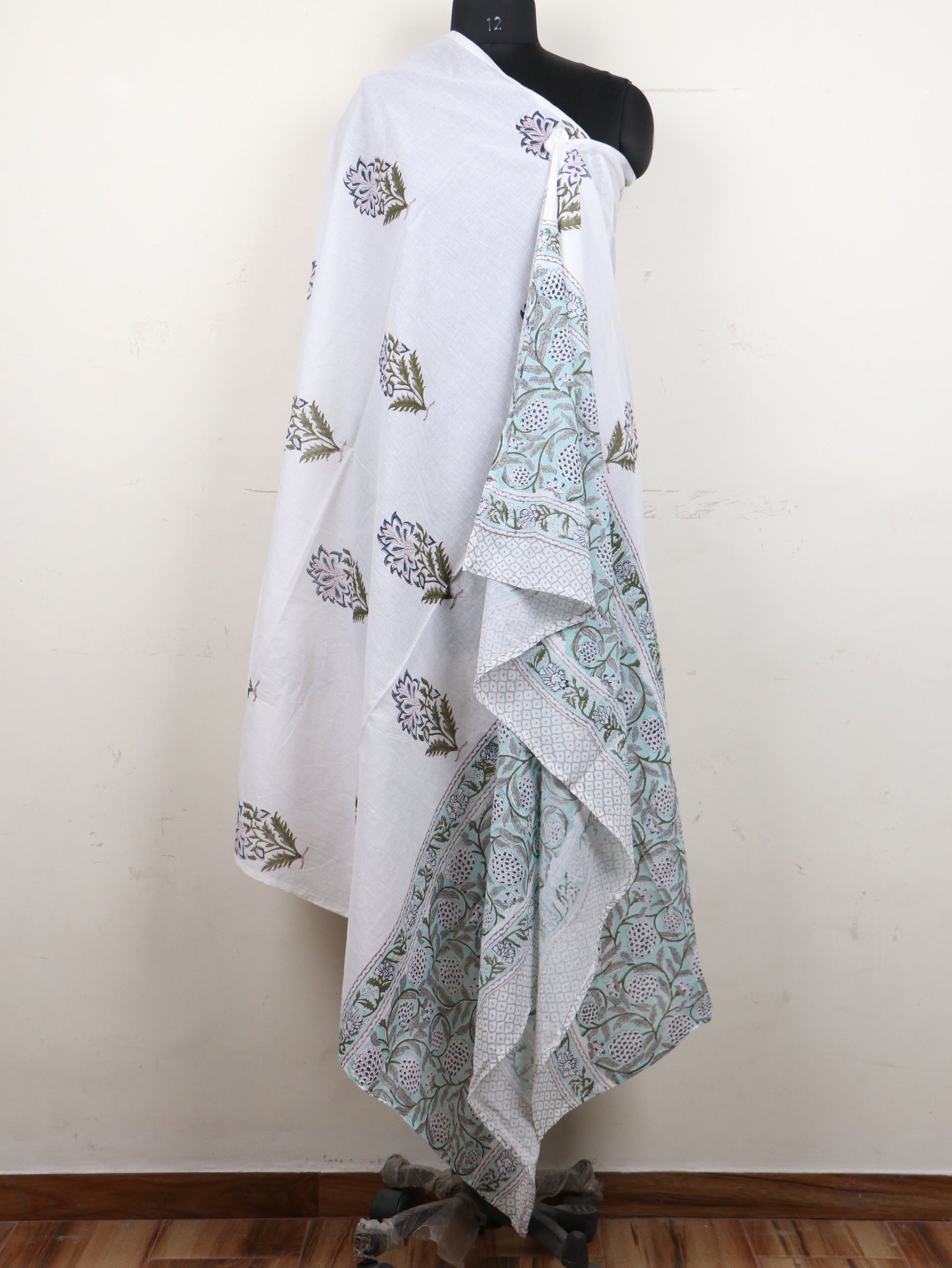 Floral-Buta-Hand-Block-Printed-Cotton-Dupatta