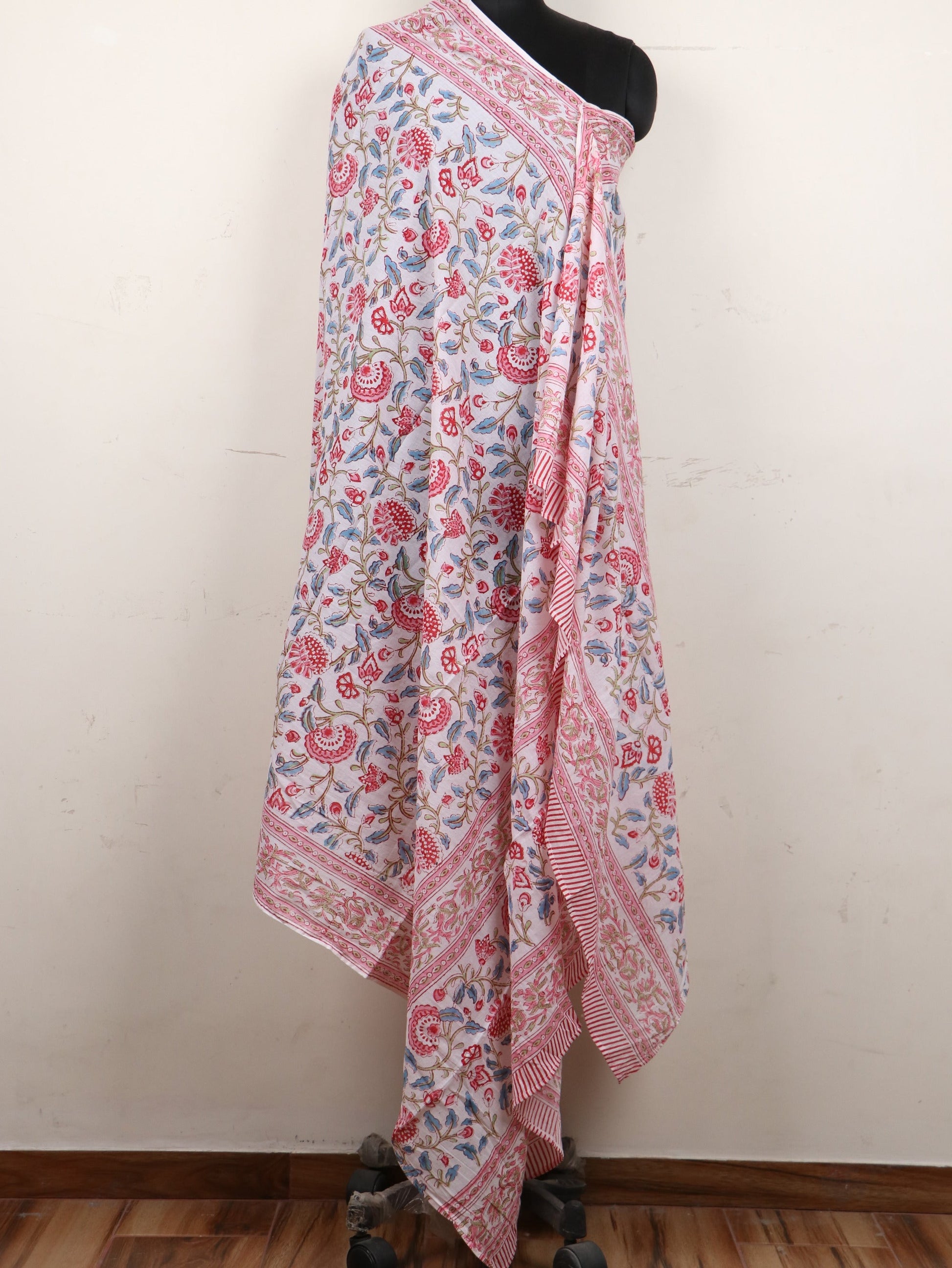 Red-Cluster-Hand-Block-Printed-Cotton-Dupatta