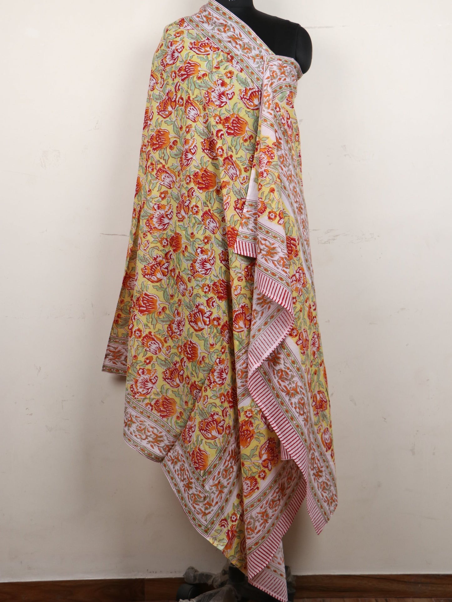 Yellow-Base-Red-Flower-Hand-Block-Printed-Cotton-Dupatta